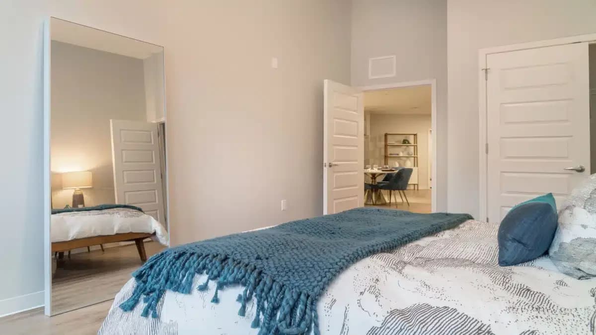 Liberty Manor - Thumbnail 2