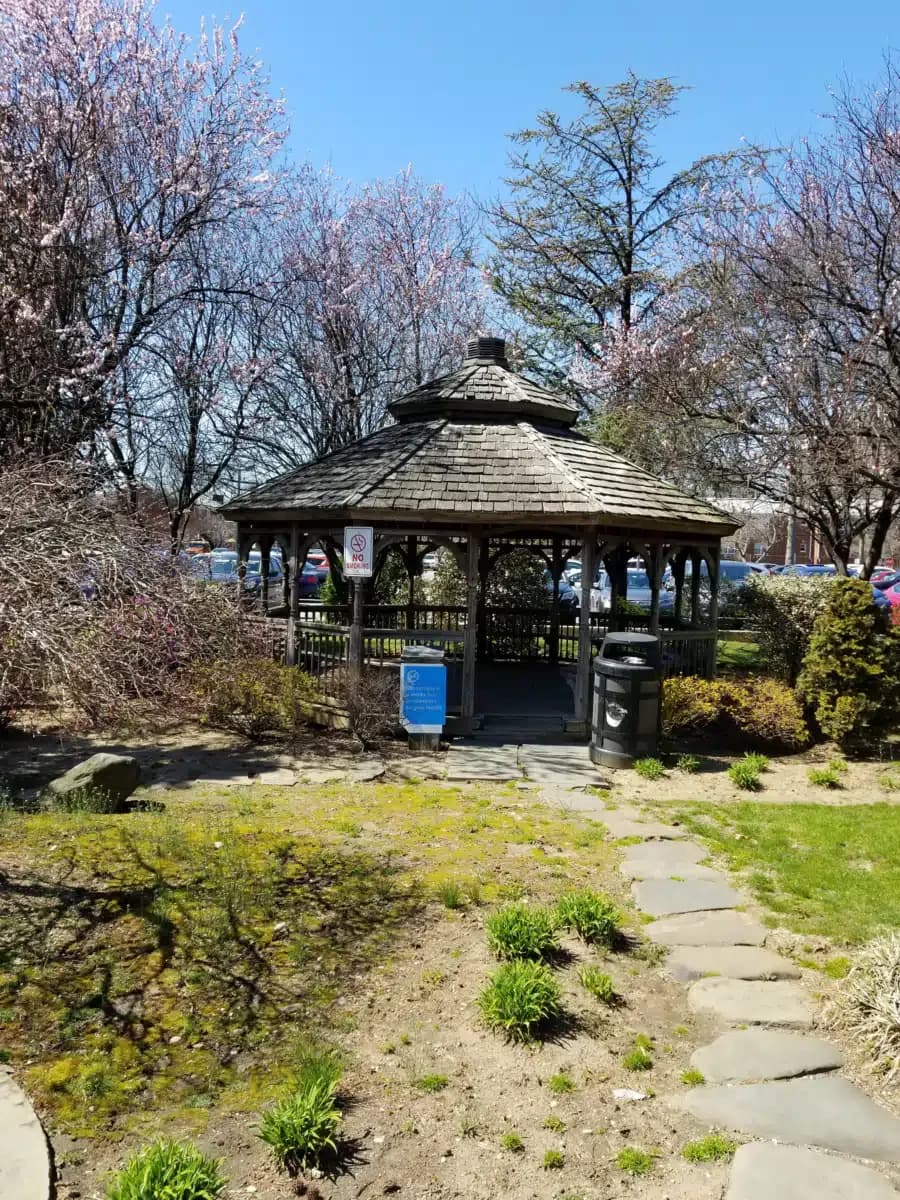 Long Island Jewish Medical Center - Methadone Maintenance Trt Program (Glen Oaks)